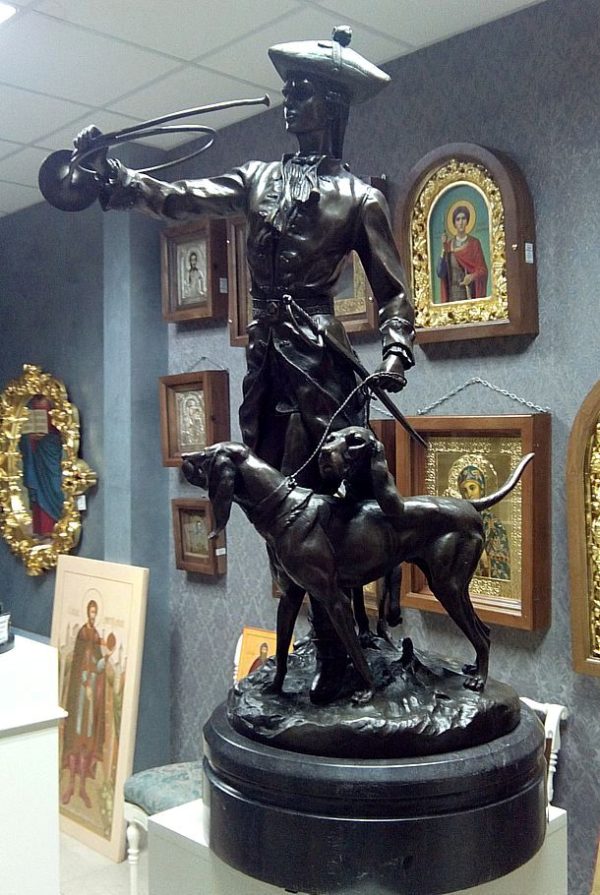 Skulptura Ohotnik s gonchimi