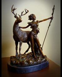 Скульптура «Диана-охотница»